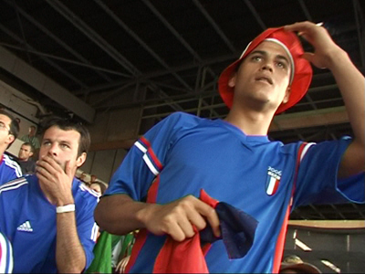 france_fans.jpg france_fans.jpg