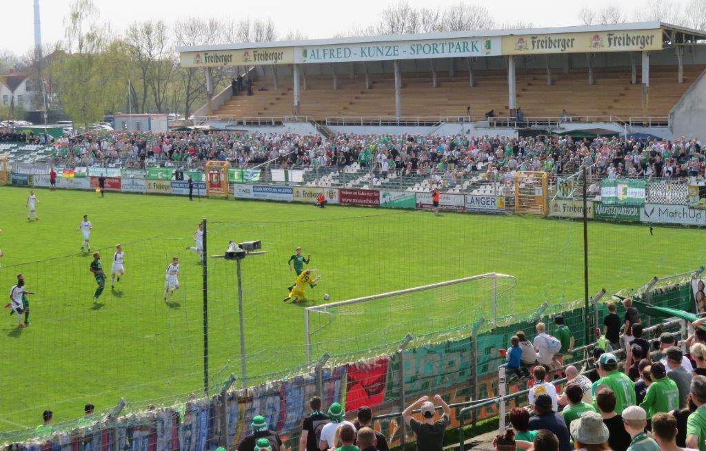 HL IMG 1182 Chemie vs BFC Dynamo 2. Halbzeit Grosschance Chemie Bury danach Elfmeter