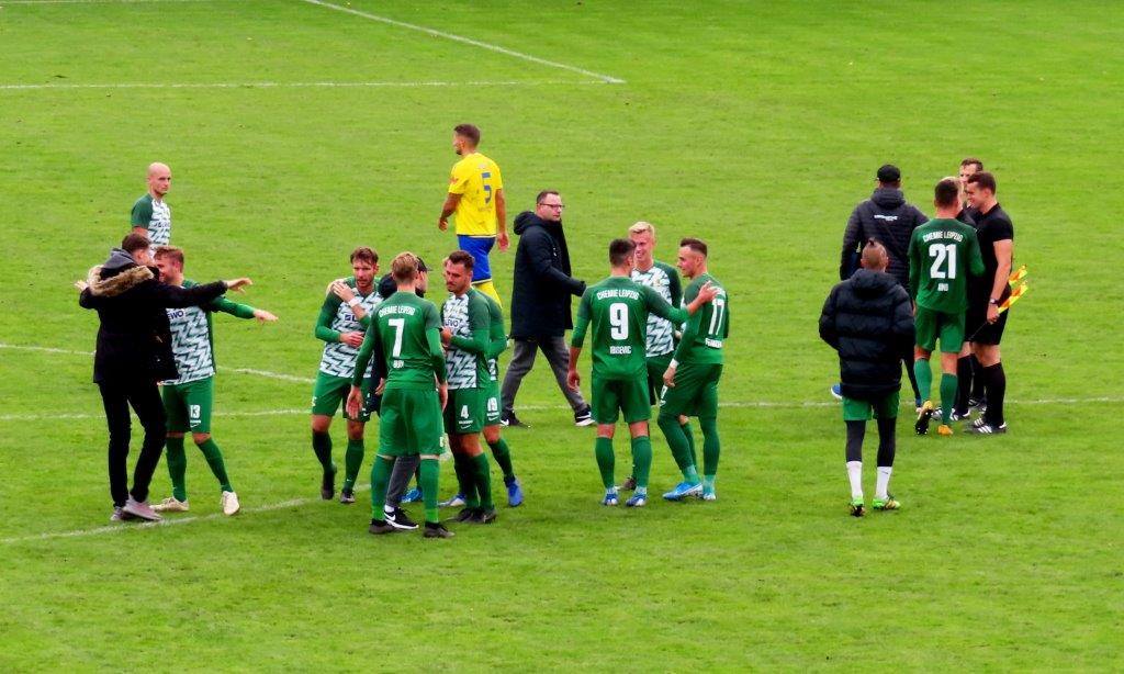 FHL IMG 1324 Nach Abpfiff Es ist vollbracht und prachtvoll