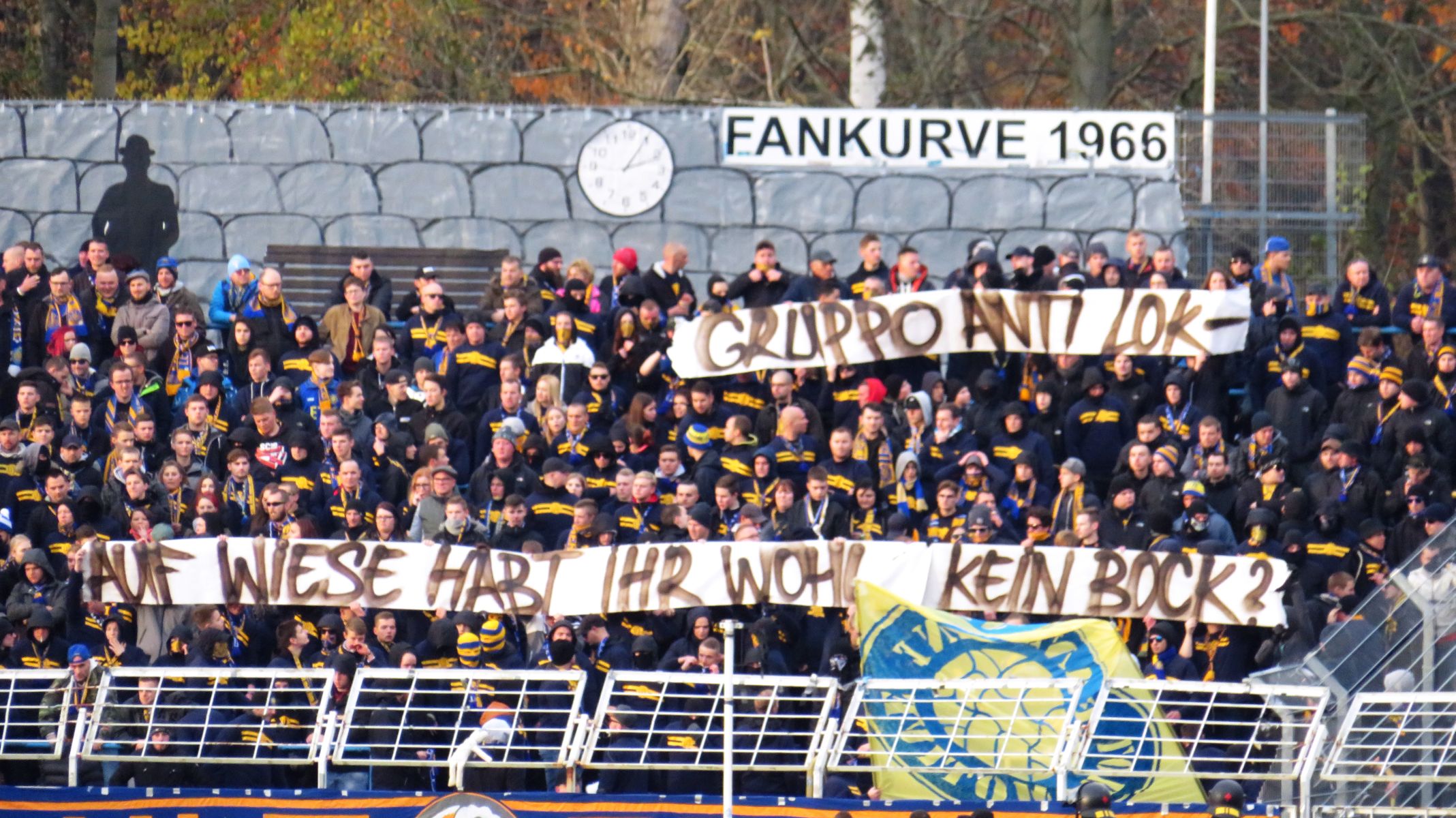 Chemie Leipzig BSG 22.11.2017 versus 1.FC Lok Null zu Null (118) mail Kein Bock auf Gewalt