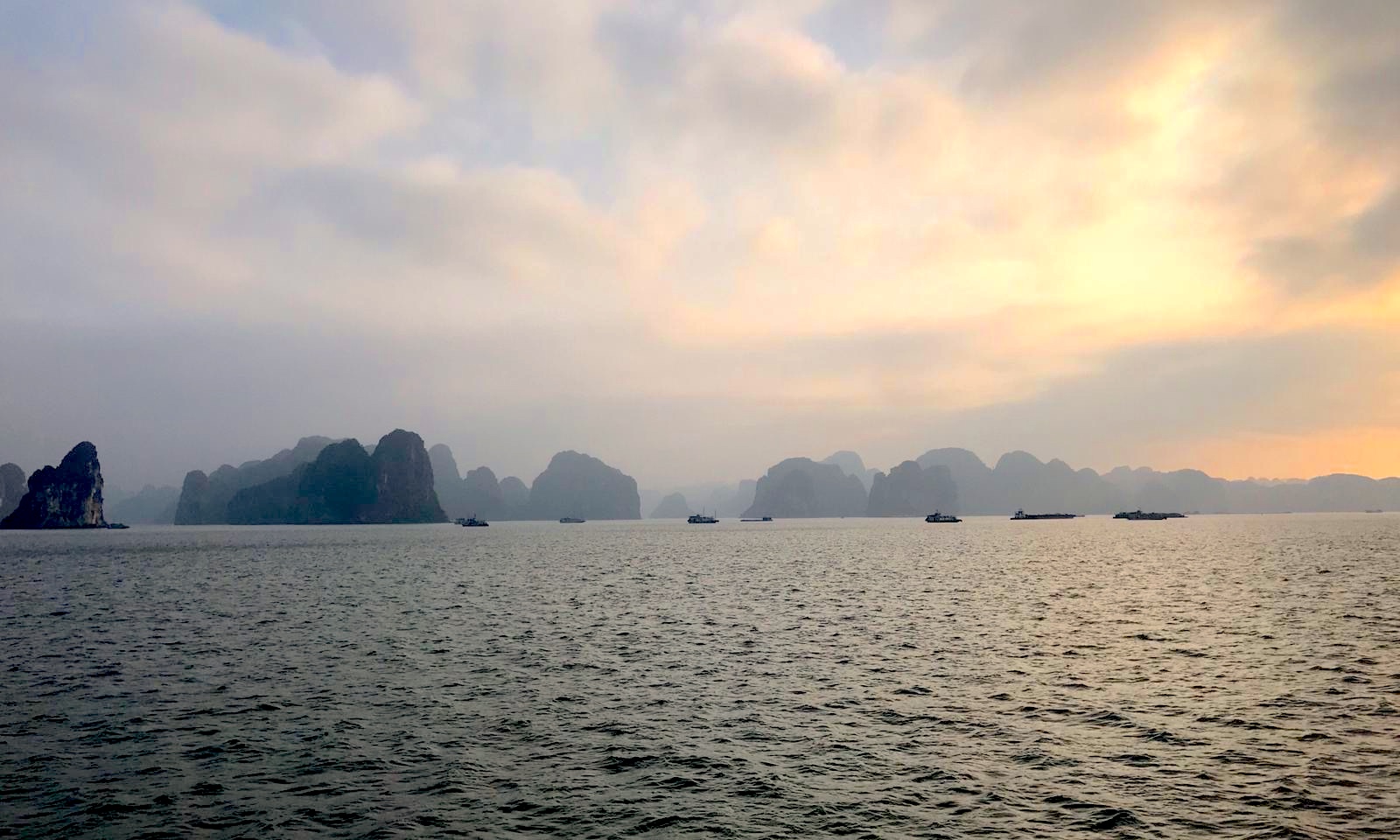 vietnam2 halongbay1